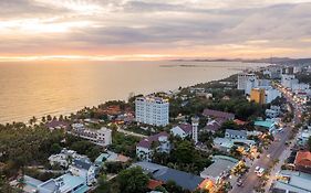 The Tahiti Beach Hotel
